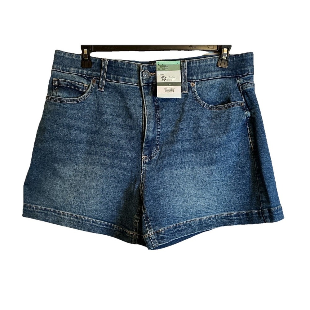 Terra & Sky Women's High Rise Sloane Wash Denim 5" Inseam Shorts Plus Sz 16W NWT